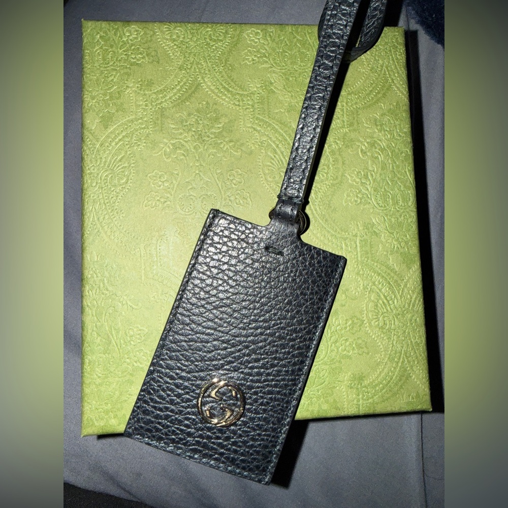 Gucci leather luggage tag